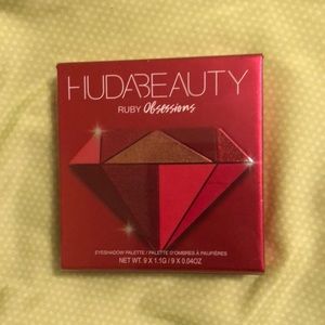 Huda Beauty Ruby Obsessions Palette